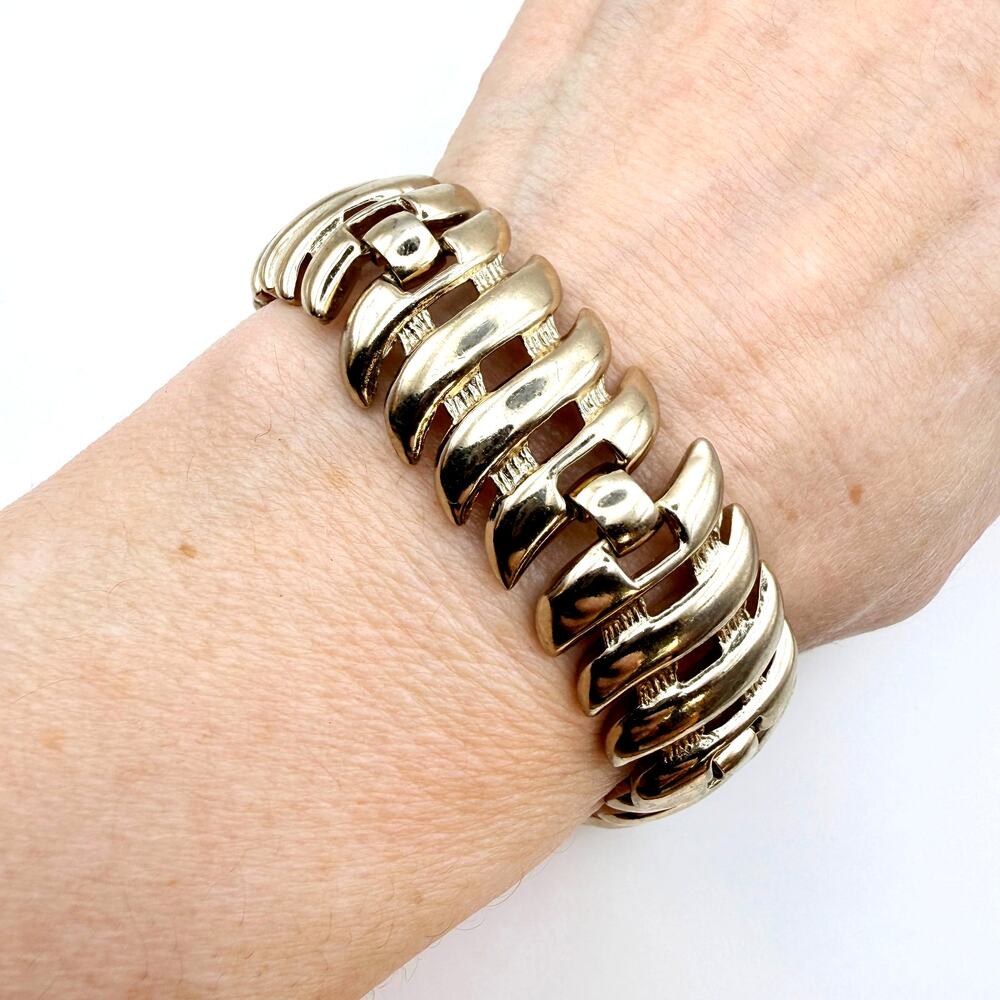 Vintage Monet Gold Tone Fishbone Bar Link Bracelet Safety Chain Signed MCM